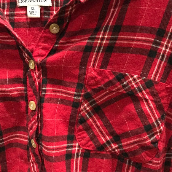 Women’s CROFT&BARROW Plaid Top - Picture 3 of 11